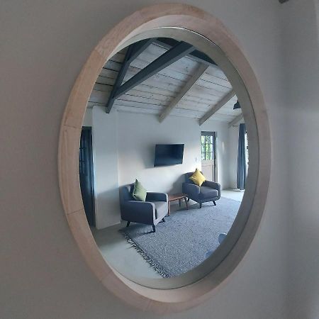 Lakeside Mountain Loft Ngoại thất bức ảnh